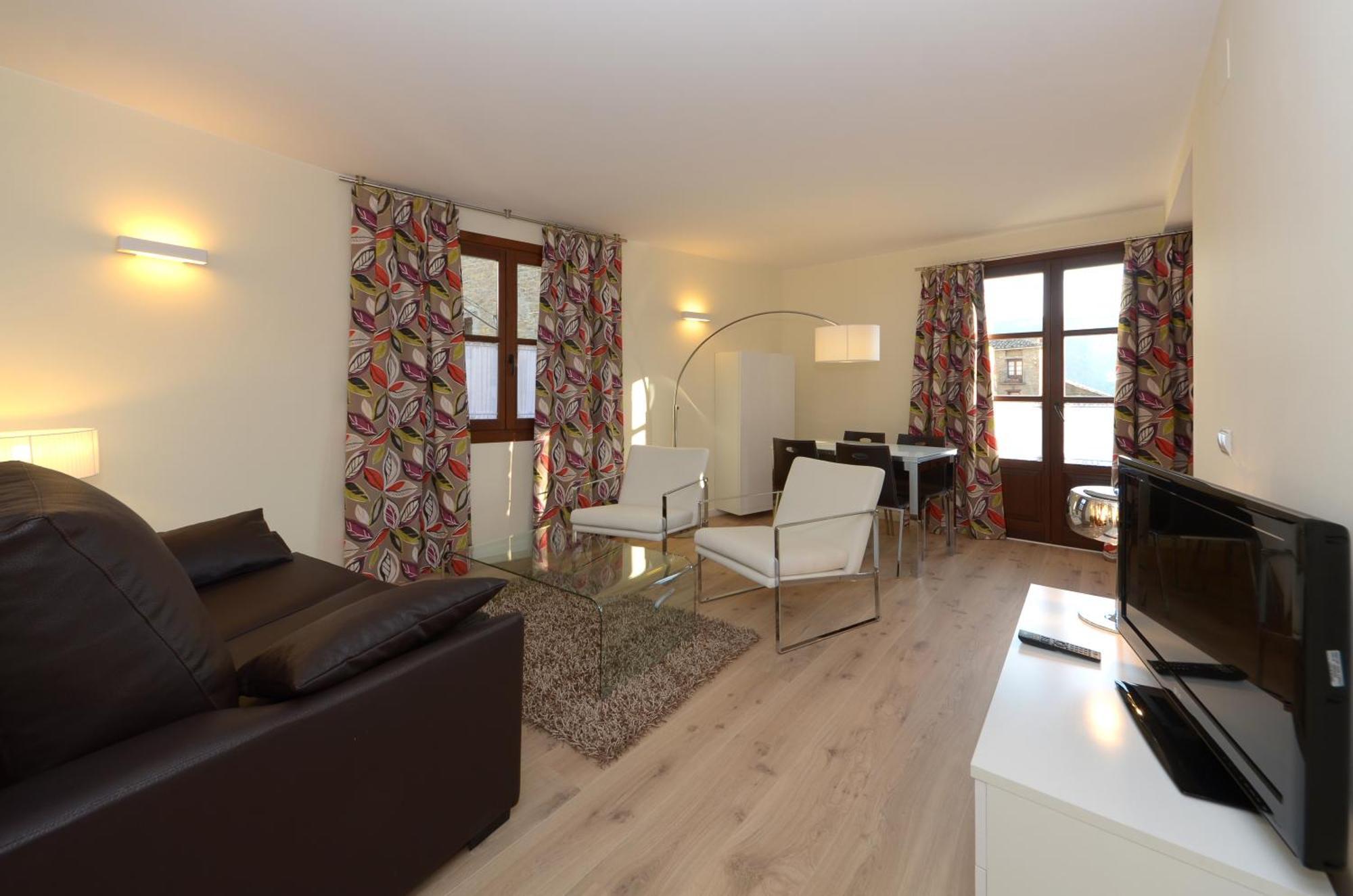 Apartamentos El Palacete De Ainsa Ngoại thất bức ảnh